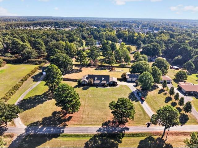 203 Pinehill