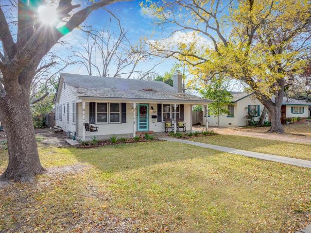 203 W Travis St, Fredericksburg, TX 78624 | MLS #104616