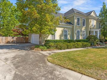 203 W Kestwick Drive