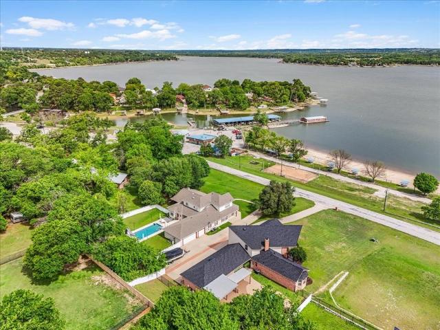 203 W Lake Drive