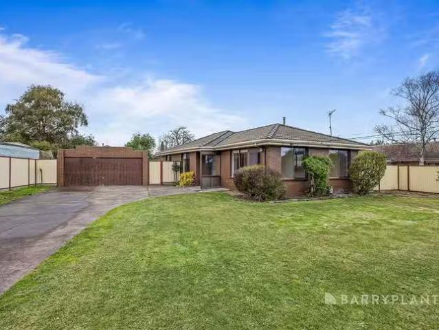 203 Warrina Drive, Delacombe, VIC 3356