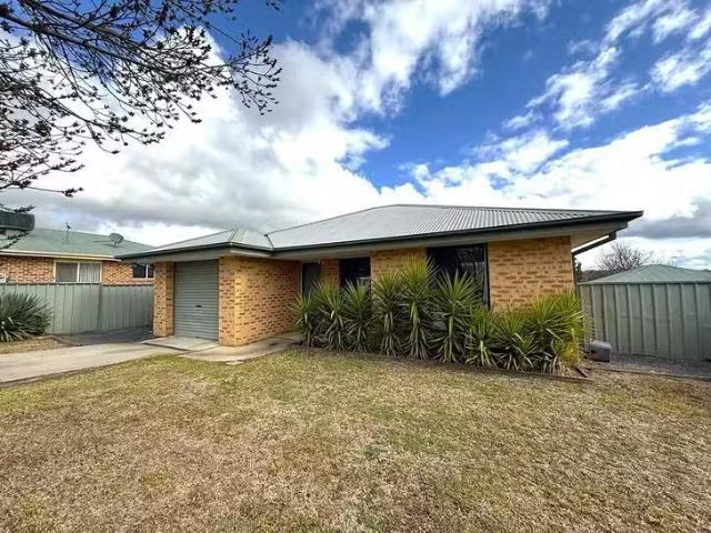 20/3A Sam Place, Young, NSW 2594
