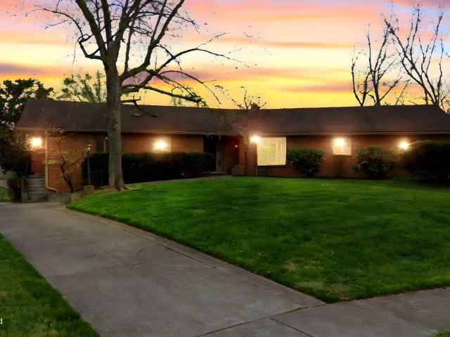 2044 Manor Drive