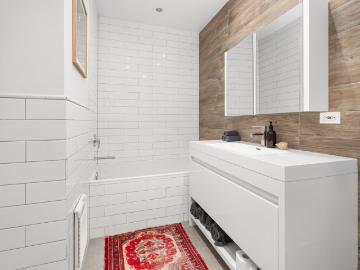 2044 Rue de Paris