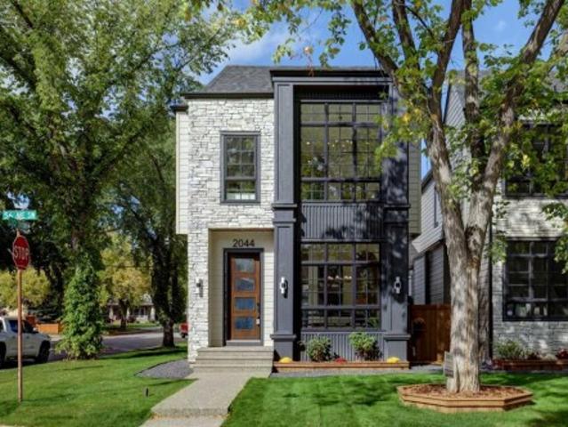 2044 56 Avenue Sw, Calgary, AB, T3E 1M8 house for sale | Listing ID A2345 | Royal LePage