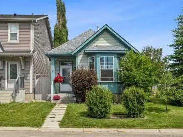 2046 New Brighton Gardens Se, Calgary, AB, T2Z 4X4 house for.