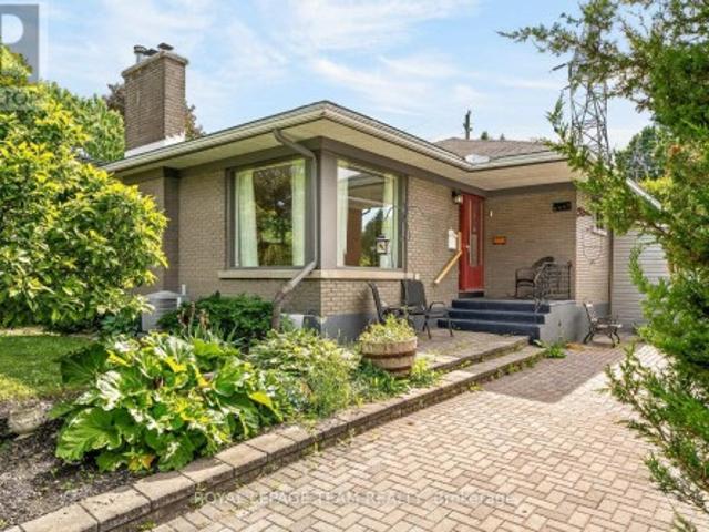 2046 Dorval Avenue, Ottawa, ON, K1G 2N8 house for sale | Listing ID X13499 | Royal LePage