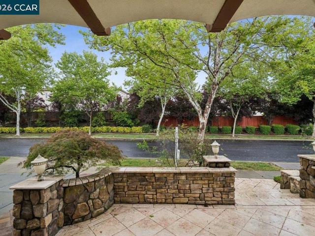 2048 Feathermint Dr