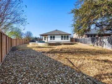2040 Elaina Loop