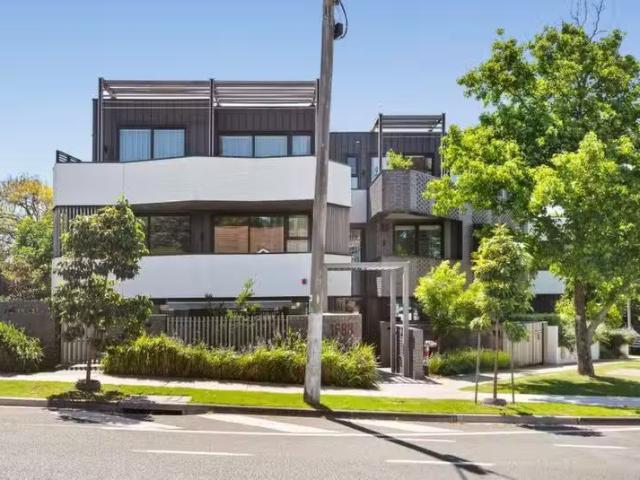 204/1683 Malvern Road, Glen Iris VIC 3146 Apartment For Lease