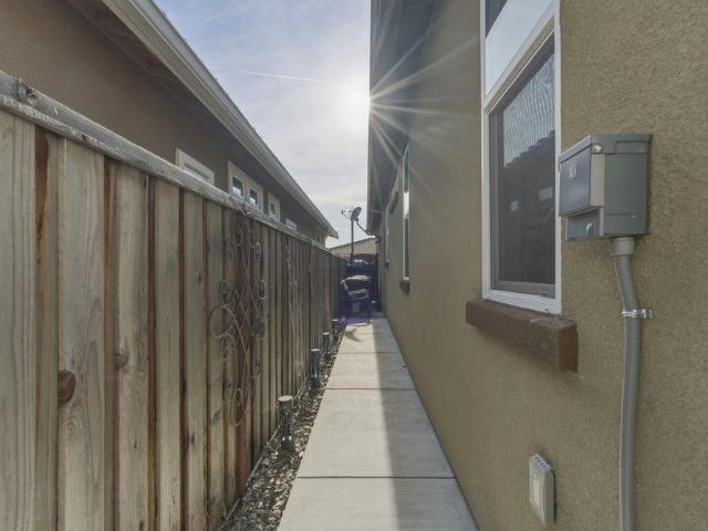 2041 Santoro Ln, Hollister, CA 95023 | MLS #ML82045
