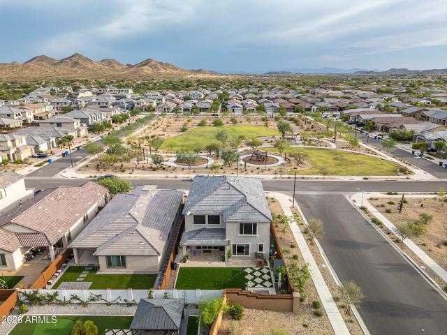 2042 w desert forest trail