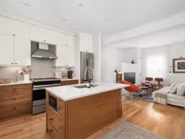 2042 2044 Rue De Paris, Montréal Le Sud Ouest, QC, H3K 1T8.