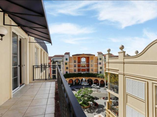 2043/3029 the boulevarde, carrara qld for rent lj hooker