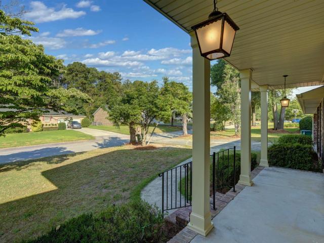 2043 Fairlawn Circle