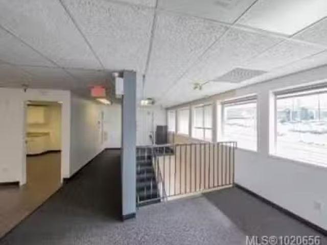 #204 2520 Bowen Rd, Nanaimo, BC, V9T 3L3 commercial for leas.