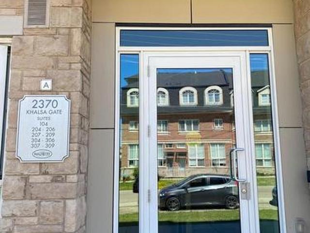 204 2 Khalsa Gate, Oakville, ON, L6M 0P5 townhouse for lease | Listing ID W13498 | Royal LePage