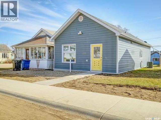 204 2Nd Avenue W, Biggar, SK, S0K 0M0 house for sale | Listing ID SK034616 | Royal LePage