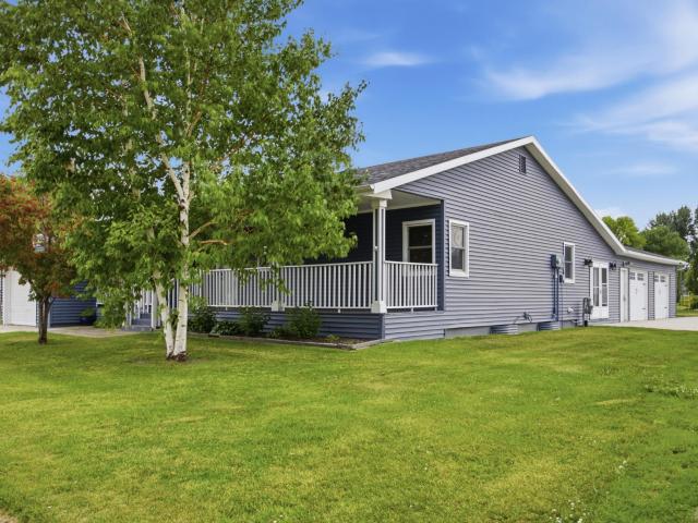 204 4th Avenue E