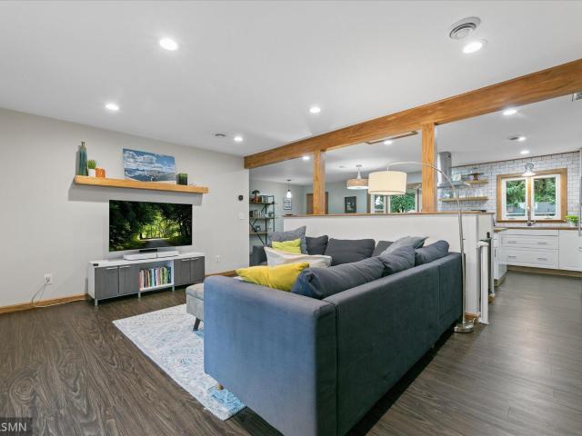 204 4th Street NE