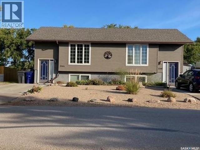 204 A & B 5Th Avenue, Caronport, SK, S0H 0S0 house for sale | Listing ID SK050429 | Royal LePage