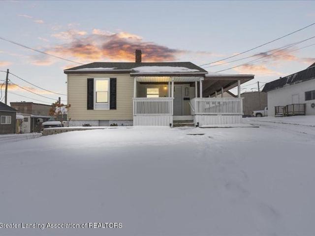 204 Brush St, Saint Johns, MI 48879