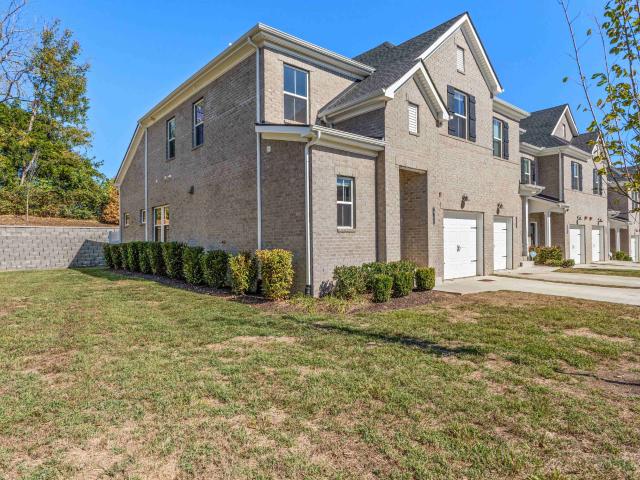 204 Douglas Bend Rd # 1706