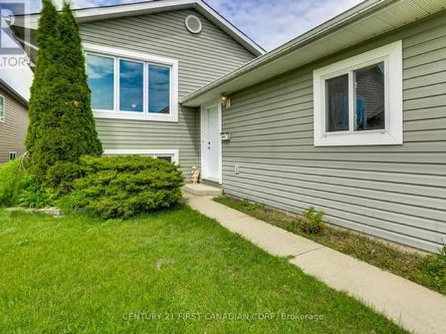 204 Ewart Street, Strathroy Caradoc Nw, ON, N7G 4G6 house for sale | Listing ID X13644 | Royal LePage