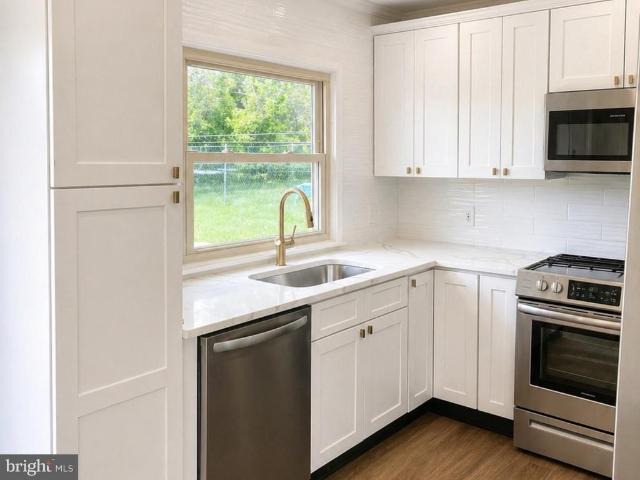 204 Kenwood S