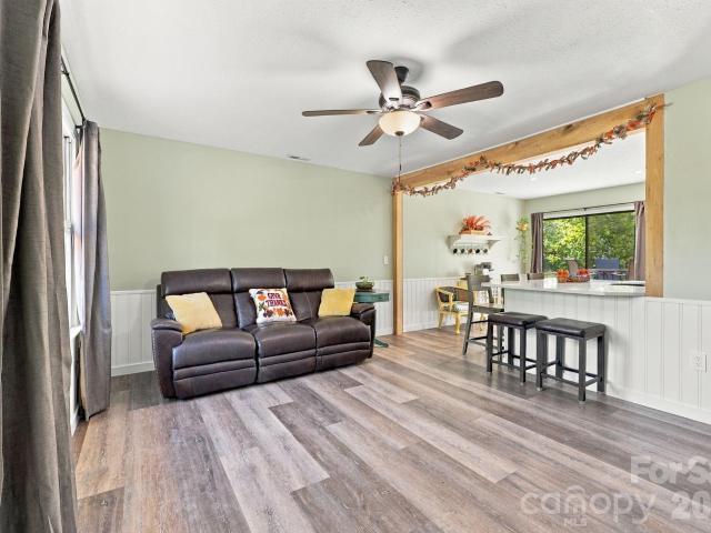 204 Oakdale Road