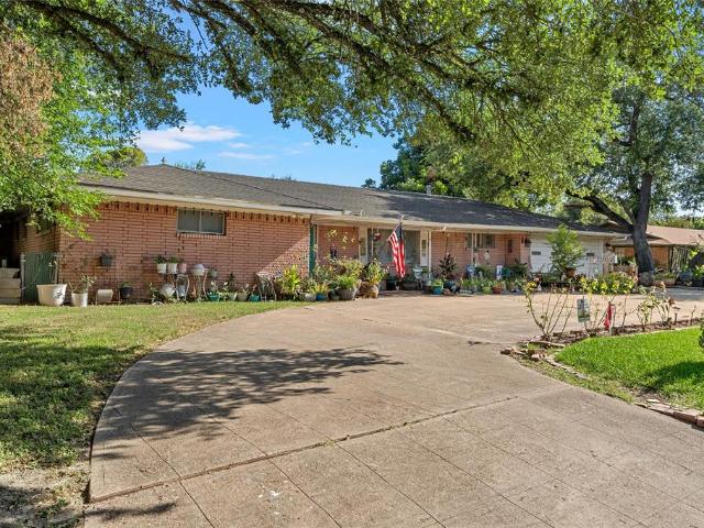 204 Oakland Place