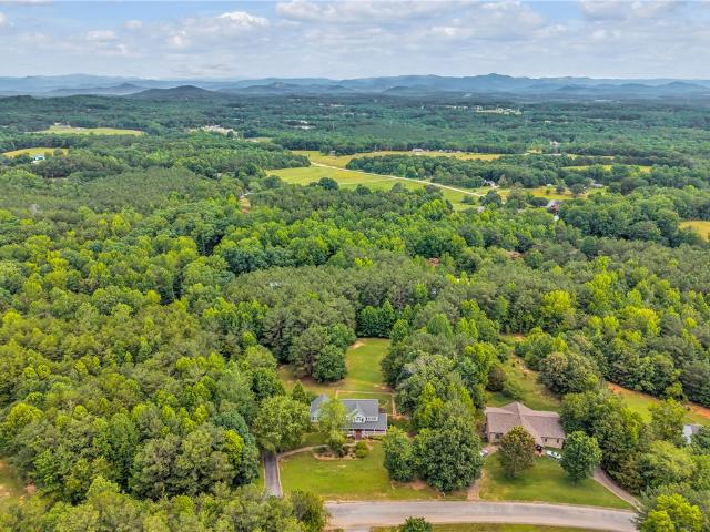 204 Long View Lane