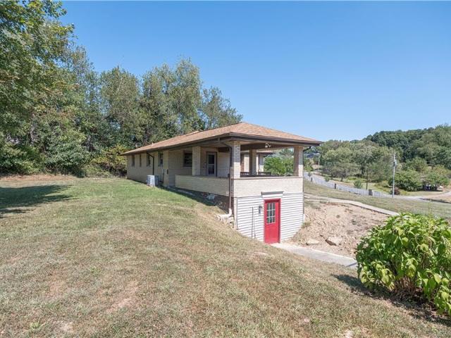 204 Marburger Rd, Evans City, PA 16033 | MLS #1741