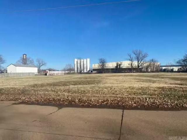 204 N 4TH ST, WEST MEMPHIS, AR 72301