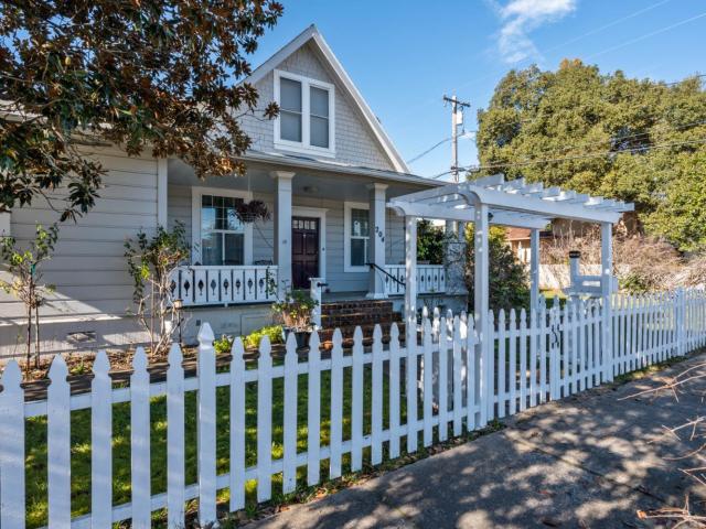 204 S Dora St, Ukiah, CA 95482 | MLS #326005