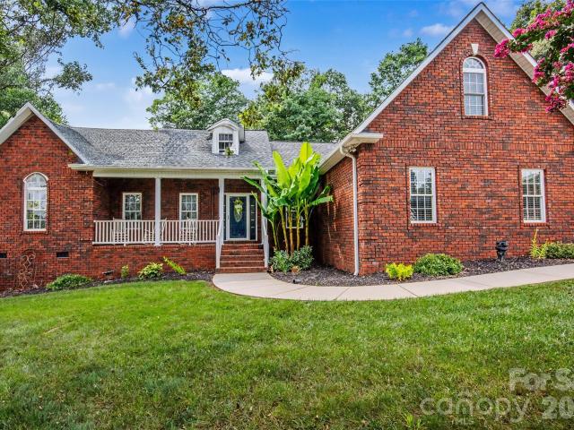 204 Seven Springs Loop