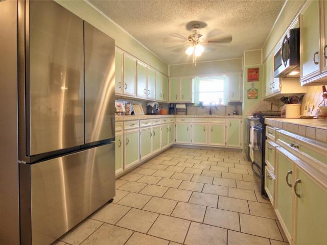 204 Sunset Dr