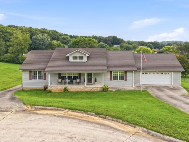 204 Rosewood Drive NE
