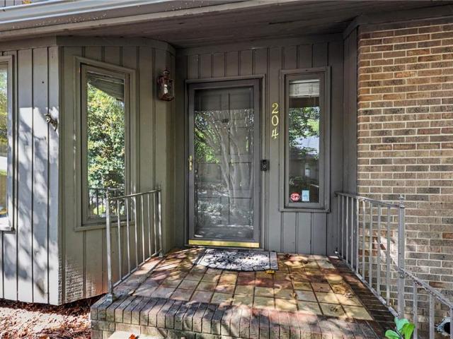 204 Ridgelea Court