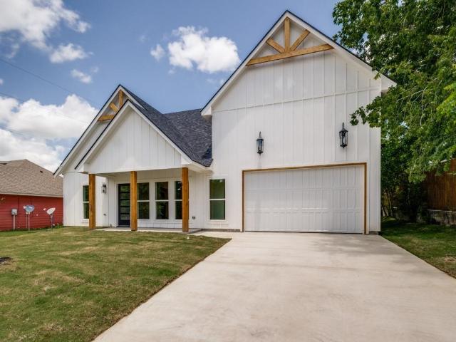 204 W Collins