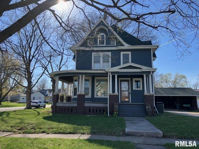 204 W Clinton Ave, Monmouth, IL 61462