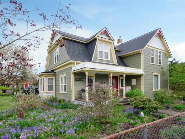 204 W Harris Avenue
