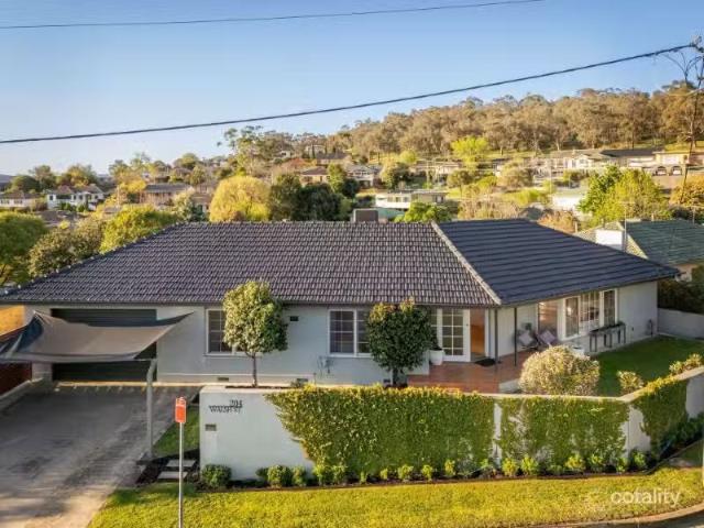 204 Walsh Street, EAST ALBURY House for rent Listed by Emma C.