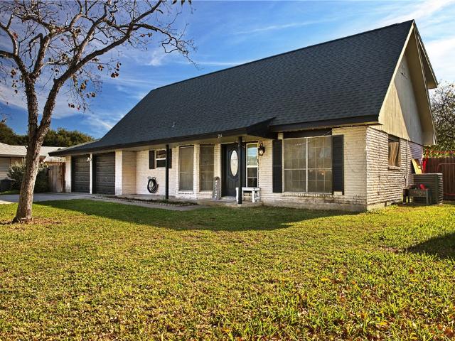 204 Wilshire Cir, Portland, TX 78374 | MLS #470170