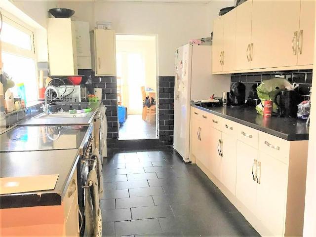 204 Tiverton Road, Stirchley, B29 6BU, United Kingdom | 8 bed townhouse for rent #86220607 | Rentberry