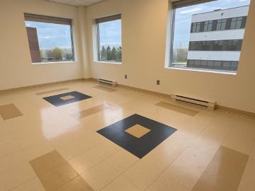 Commercial for rent in Roussillon - Office room