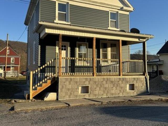2054 Riddle Ave, Tyrone, PA 16686