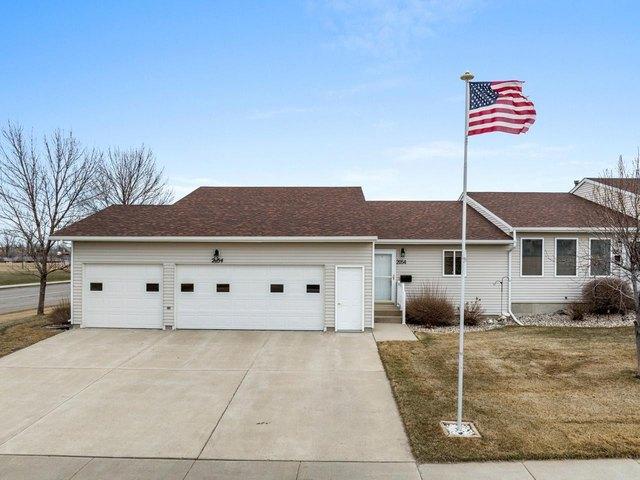 2054 13th St NW, Minot, ND 58703
