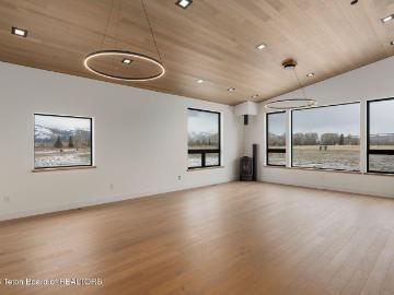2055 Log Cabin Clb Rd, Jackson, WY 83001 | MLS #26 426