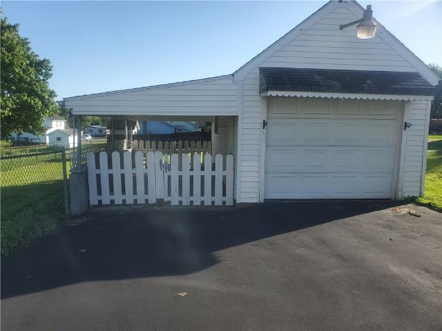 2056 Oak Dr